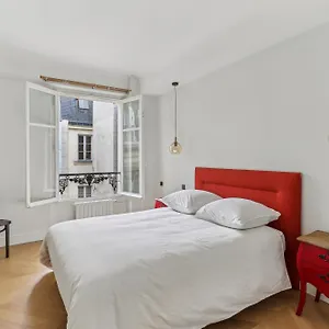 https://le-magnifique-appartement-tour-eiffel.fr-paris.fr