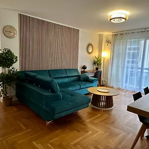 https://appartement-4-a-6-personnes-leon-frot.fr-paris.fr